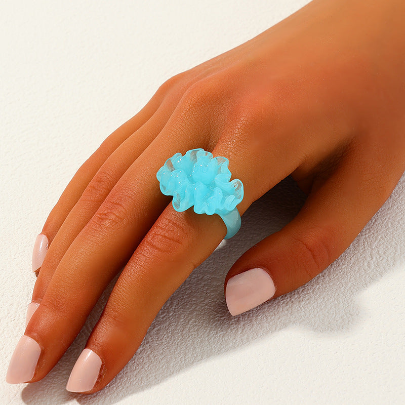 Floral Resin Statement Ring - A Stylish Blend of Elegance and Charm