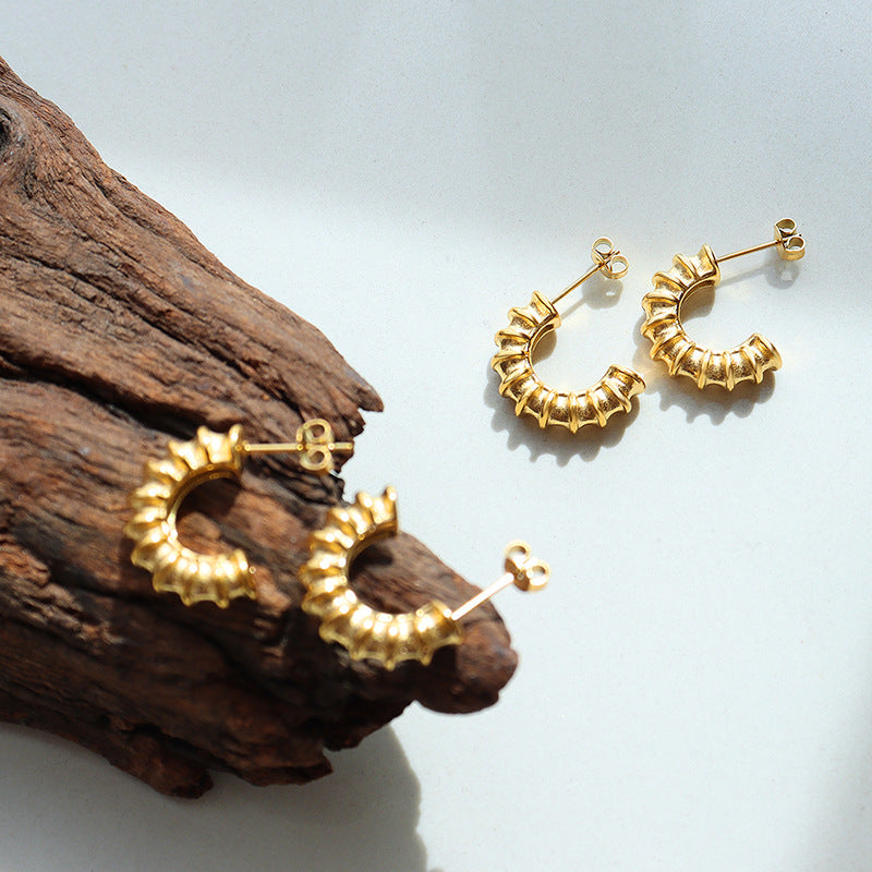 Elegant Titanium Steel Gold-Plated Threaded C-Shaped Earrings