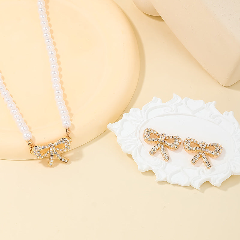 Exquisite Metal Bow Jewelry Set with Elegant Earrings and Necklace - Vienna Verve Collection