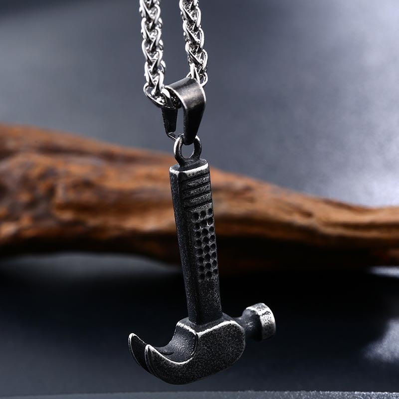 Vintage-Inspired Titanium Steel Hammer Pendant for Men - European and American Wholesale Accessories