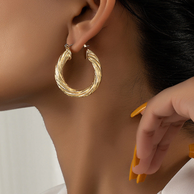 Metallic Twist Wound Earrings with a Touch of European Flair and Versatile Style