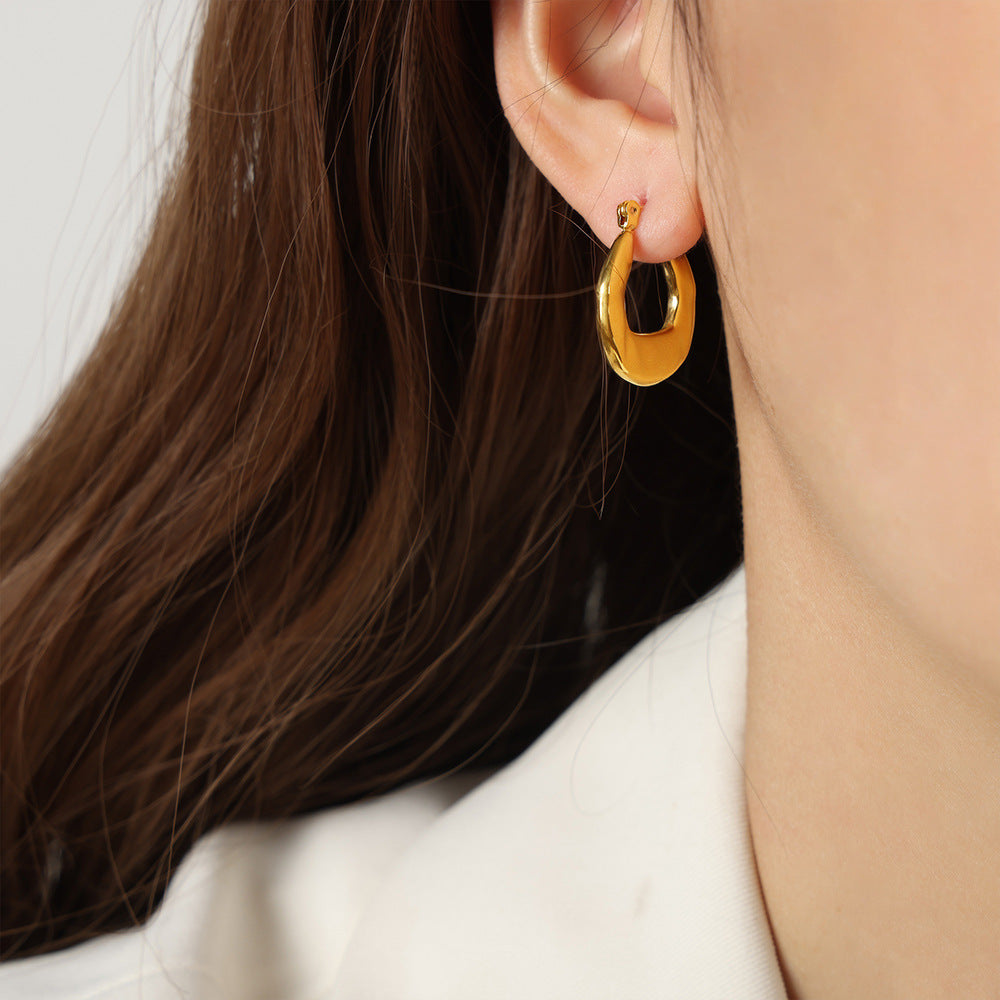 Golden Geometric U-Shaped Earrings: Chic Jewelry for Stylish Women