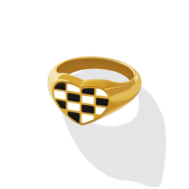 Romantic Checkerboard Titanium Steel Ring with 18K Gold Plating - Couple's Heart-Shaped Fashion Jewelry