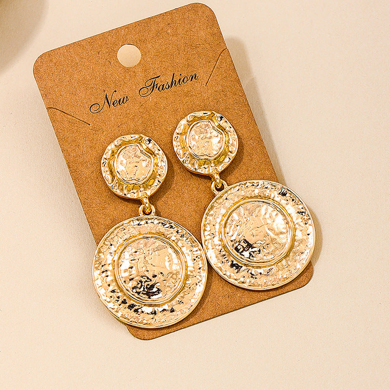 Elegant Golden Disc Earrings for Chic Women with a Touch of Vintage Glam