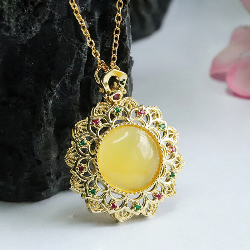 Sunflower Hollow Amber Pendant Necklace - Fortune's Favor