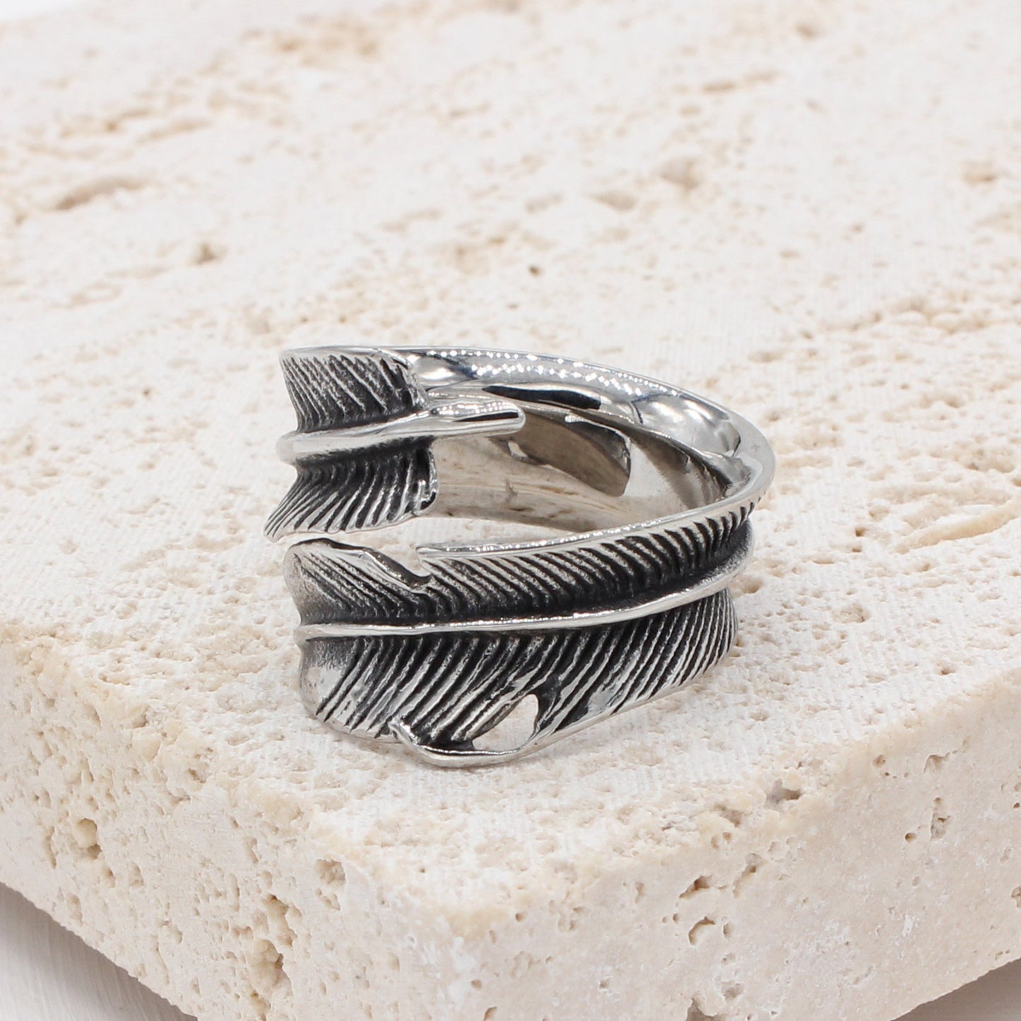 Personalized Retro High Bridge Feather Men's Titanium Steel Ring