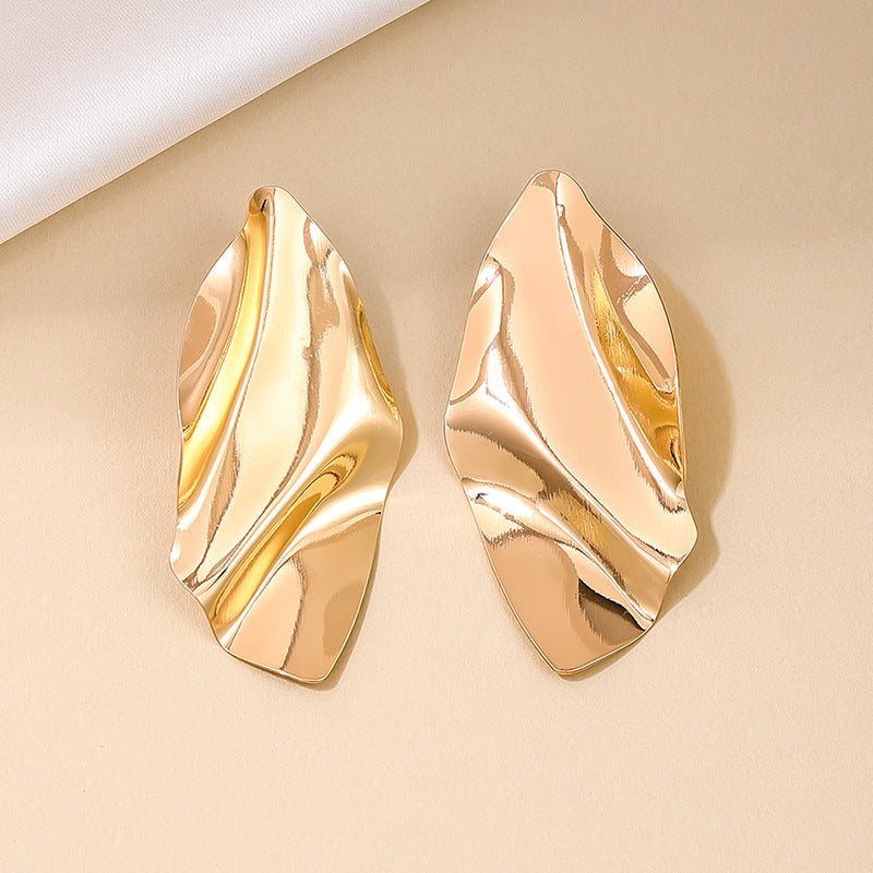 Geometric Minimalist Earrings for Stylish Women on the Go