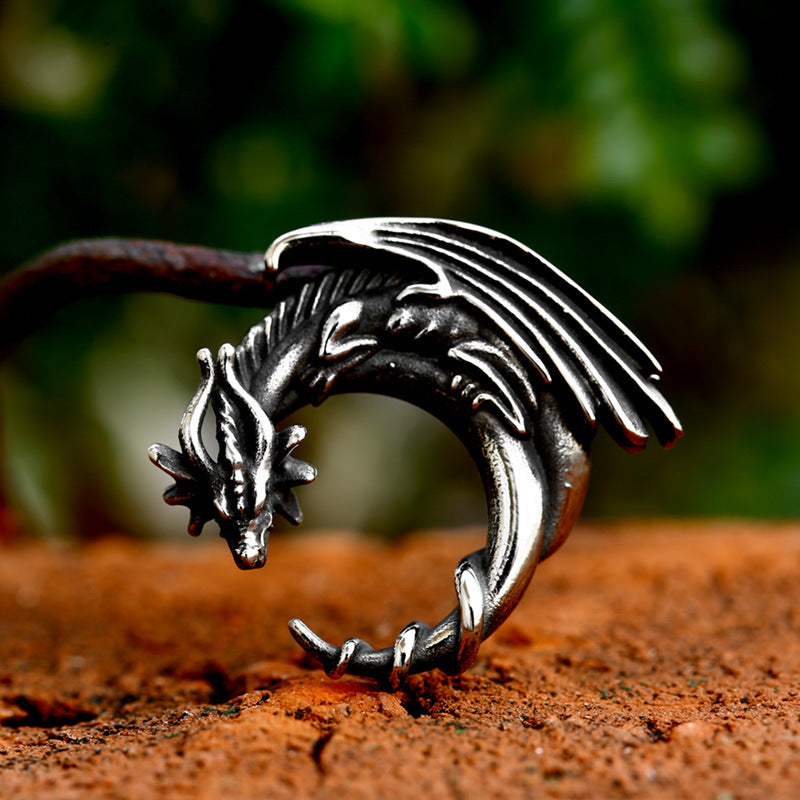 Wholesale Retro Titanium Steel Dragon Pendant for Men - European and American Foreign Trade Accessories