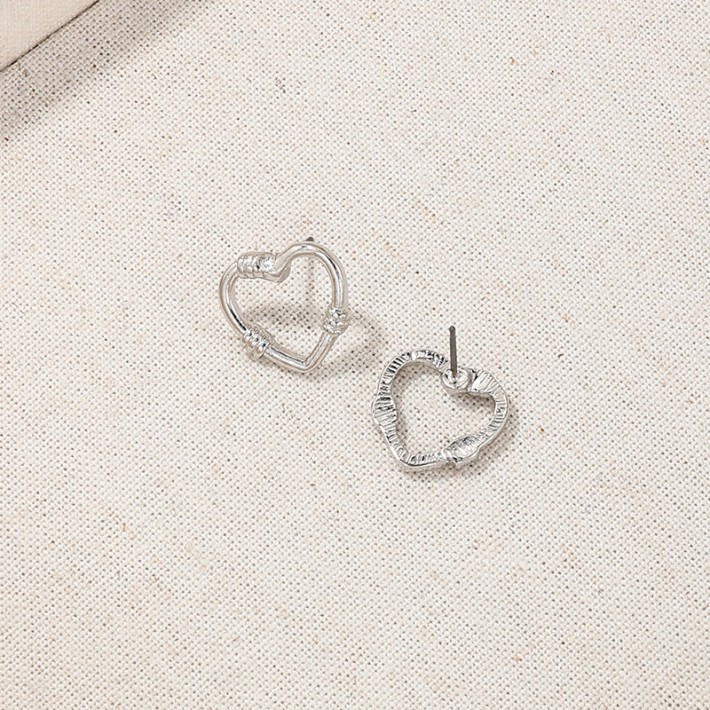 Heart-Shaped Hollow Metal Earrings - Vienna Verve Collection