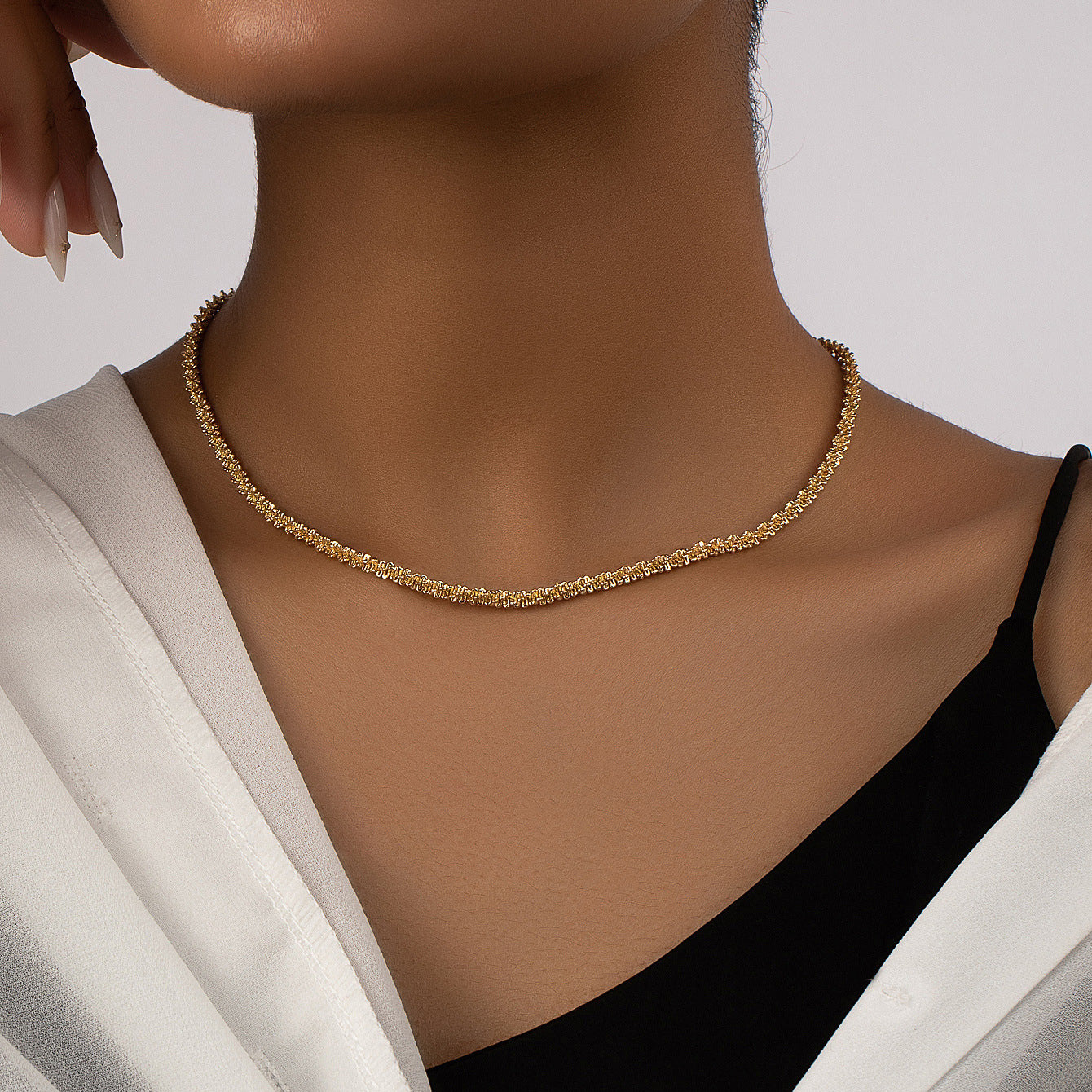 Chic Minimalist Metal Necklace by Vienna Verve