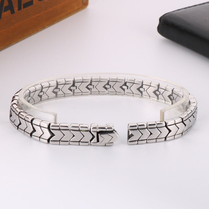 Personalized V-Splicing 10mm Smooth Stainless Steel Men's Bracelet - Korean Trend Hand Jewelry