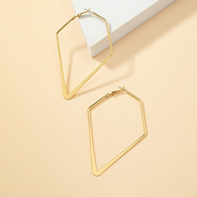 Diamond Metal Lines Geometric Earrings: Minimalistic Elegance