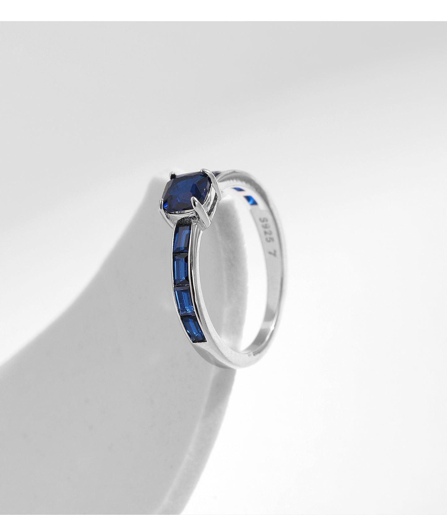 French Vintage Sapphire Zircon Ring in Sterling Silver