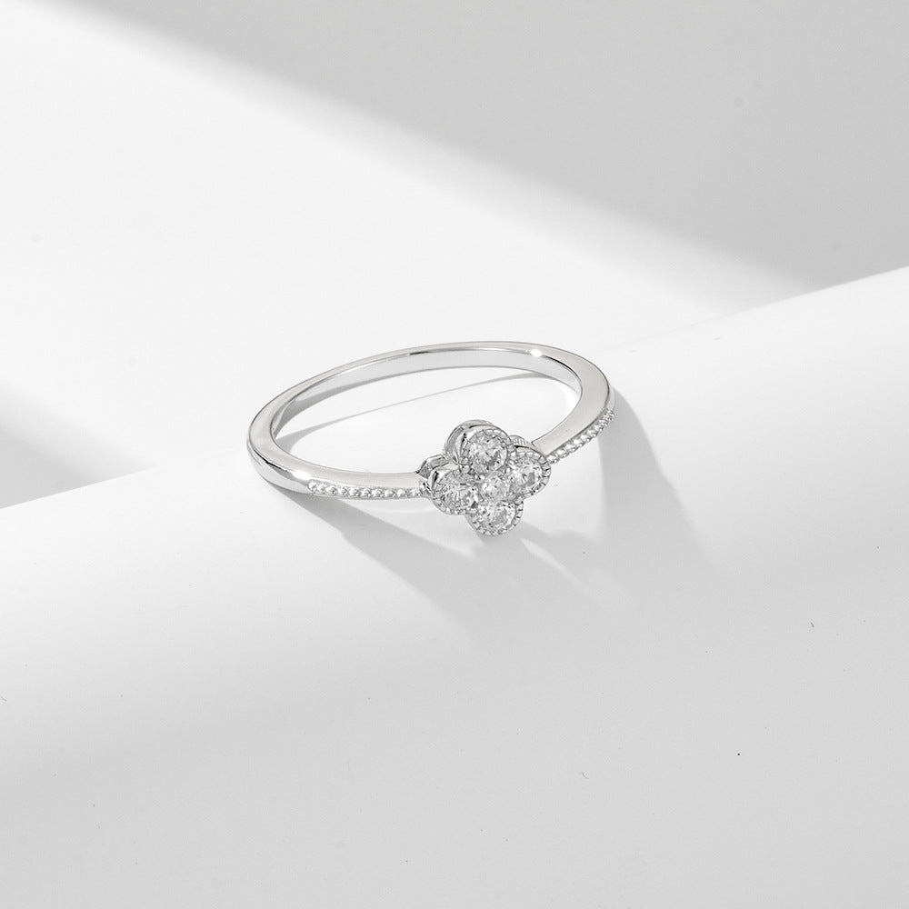 Four Leaf Clover Round Zircon Silver Ring