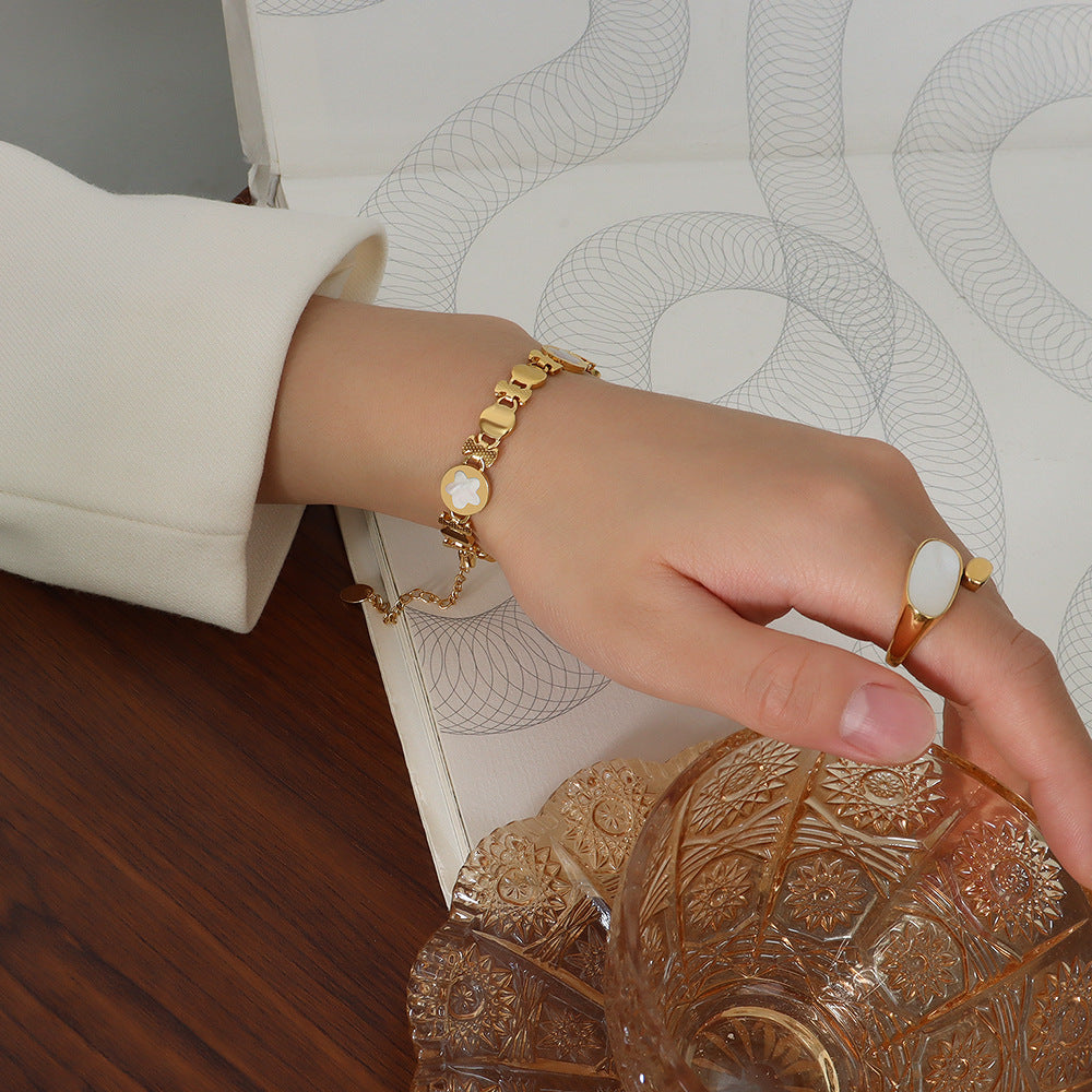 Exaggerated Personality Shell Geometric Bracelet with 18k Gold Plating