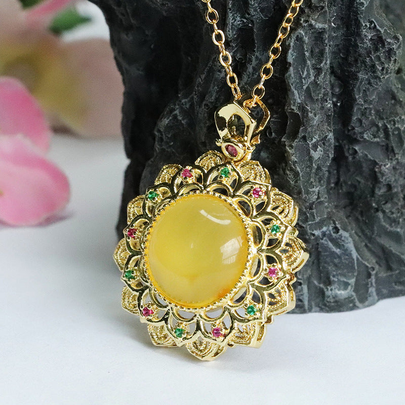 Sunflower Hollow Amber Pendant Necklace - Fortune's Favor