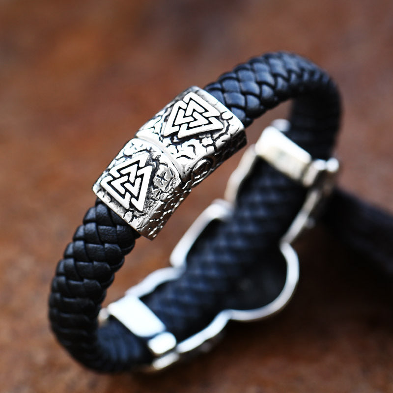 Viking Heritage-Inspired Stainless Steel Skull Bracelet for Men