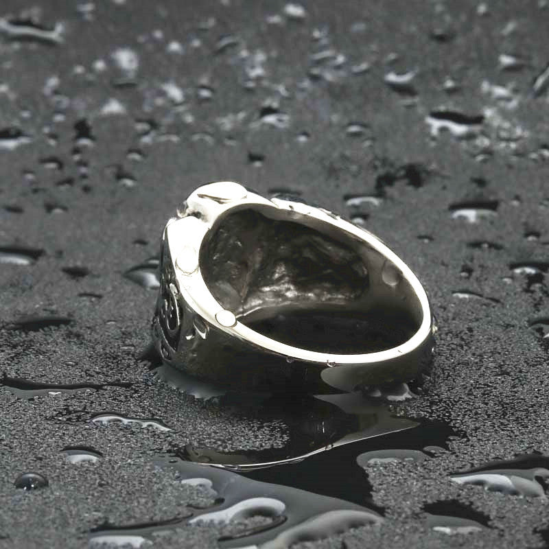 Titanium Steel Skull Ring - Retro Punk Style for the Modern Man