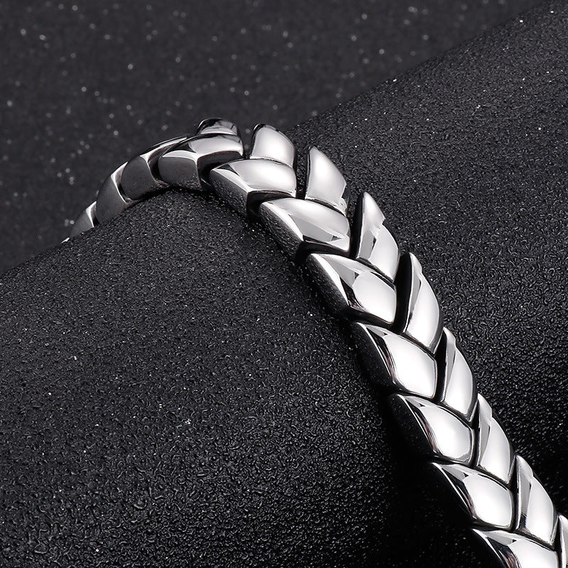 Stylish Titanium Steel Wheat Ear Wrist Chain Bracelet for Men - 11mm Smooth Design