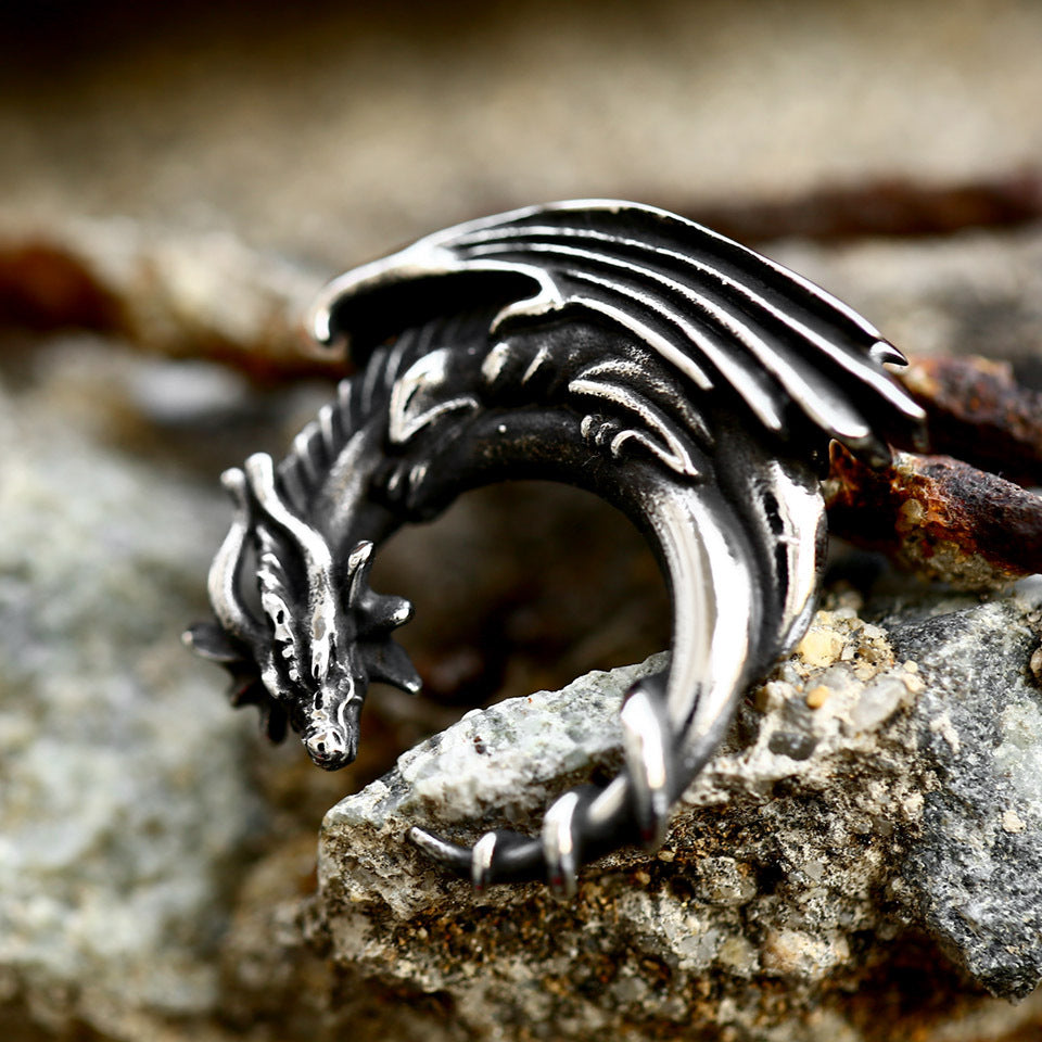 Wholesale Retro Titanium Steel Dragon Pendant for Men - European and American Foreign Trade Accessories