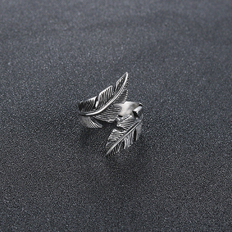 Unisex Retro Feather-Inspired Titanium Steel Ring - Stylish Jewelry for Men and Women