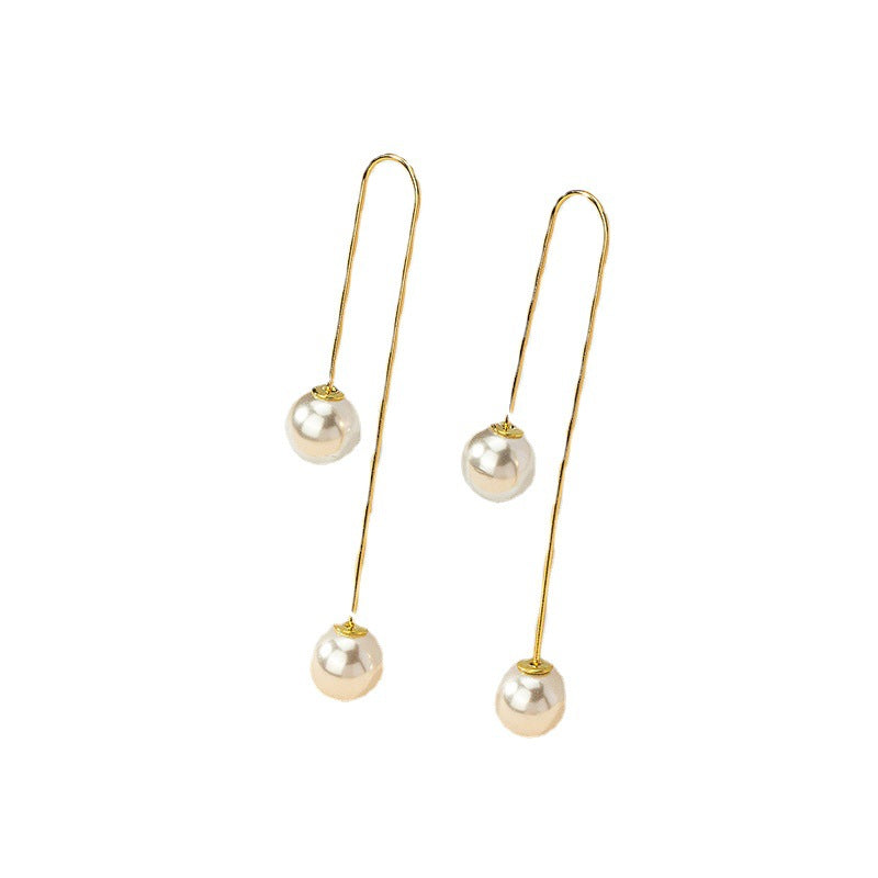 Exquisite Pearl Earrings with a Touch of Sophistication