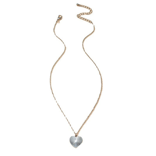 European and American Chic Metal Love Necklace with Minimalist Flair