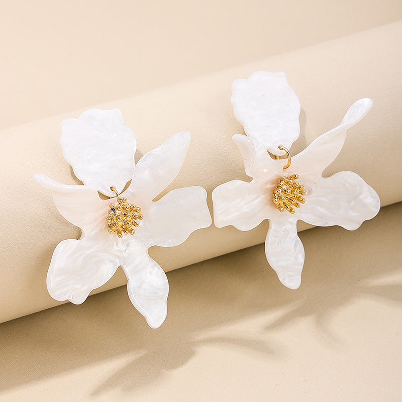 European Charm White Flower Stud Earrings - Vienna Verve Collection