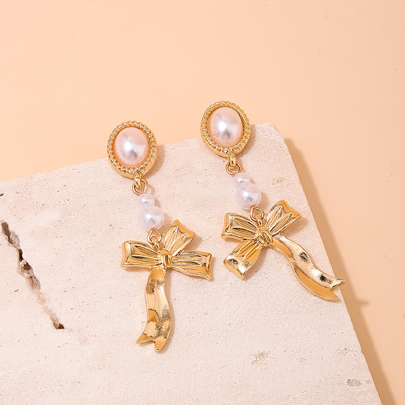 Pearl Bow Earrings with a Touch of Parisian Charm