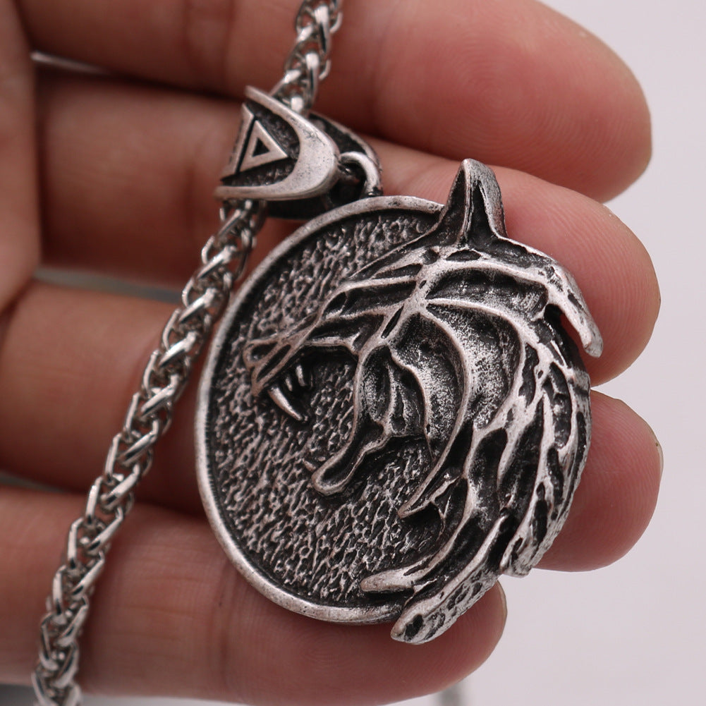 Cross-Border Wolf Necklace with Hunter Pendant - Men's Jewelry from the Norse Legacy Collection