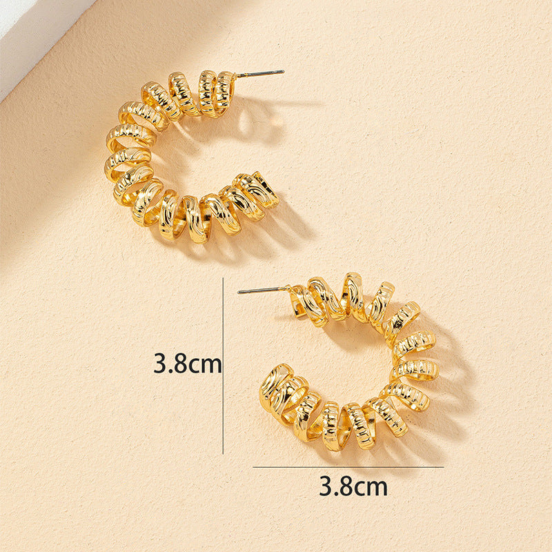 Curved Metal Spiral Earrings with Slimming Effect