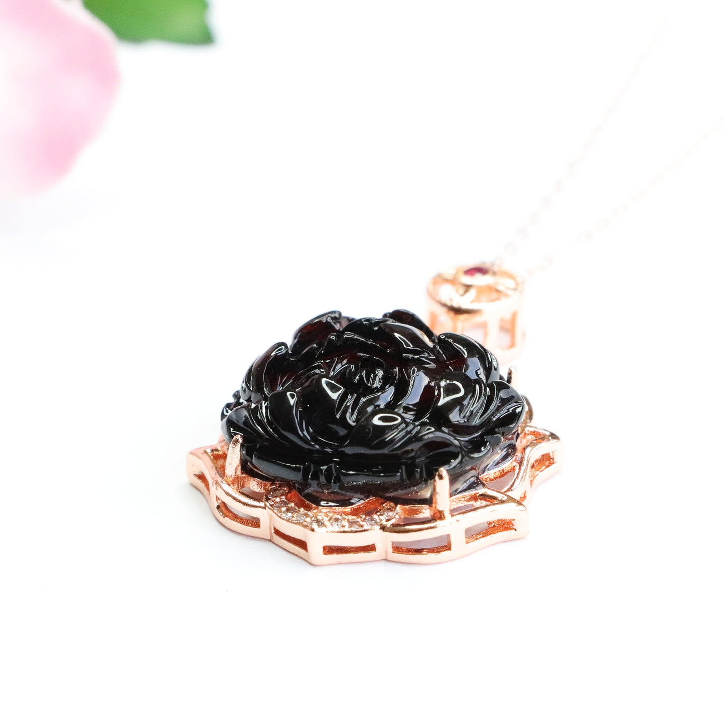 Blood Amber Fortune's Favor Peony Flower Rose Gold Necklace