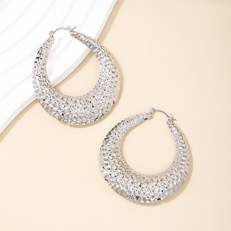 Exaggerated Metal Ring Pattern Earrings in Vienna Verve Collection