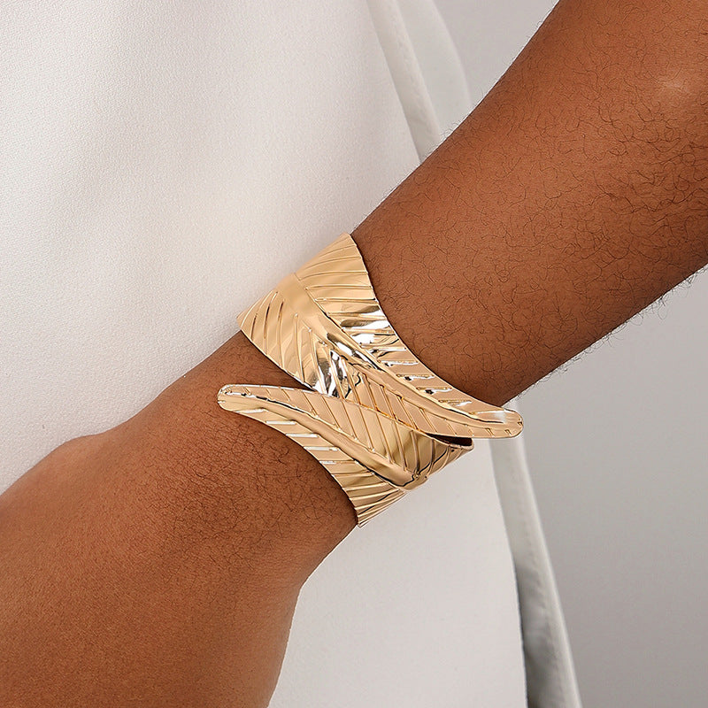 Exaggerated Spring Leaf Bracelet - Vienna Verve Collection