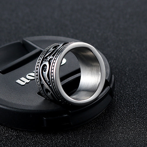 Stylish Titanium Steel Ring with Unique Vine Leaf Design for Men - Retro-Inspired Jewelry