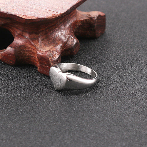 Stylish Unisex Heart-Shaped Titanium Steel Ring - Minimalist Fashion for Everyday Wear