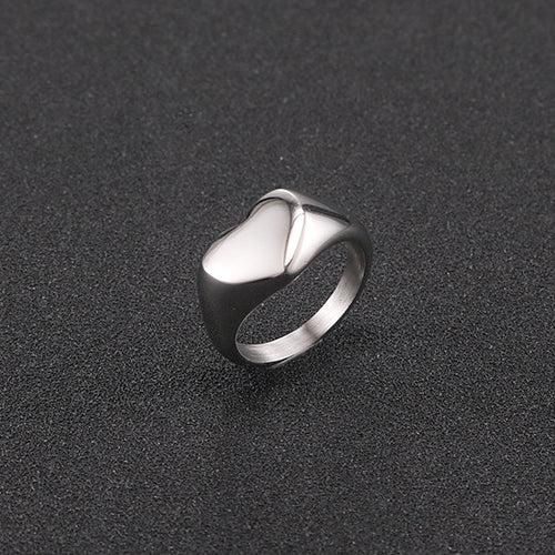 Stylish Unisex Heart-Shaped Titanium Steel Ring - Minimalist Fashion for Everyday Wear