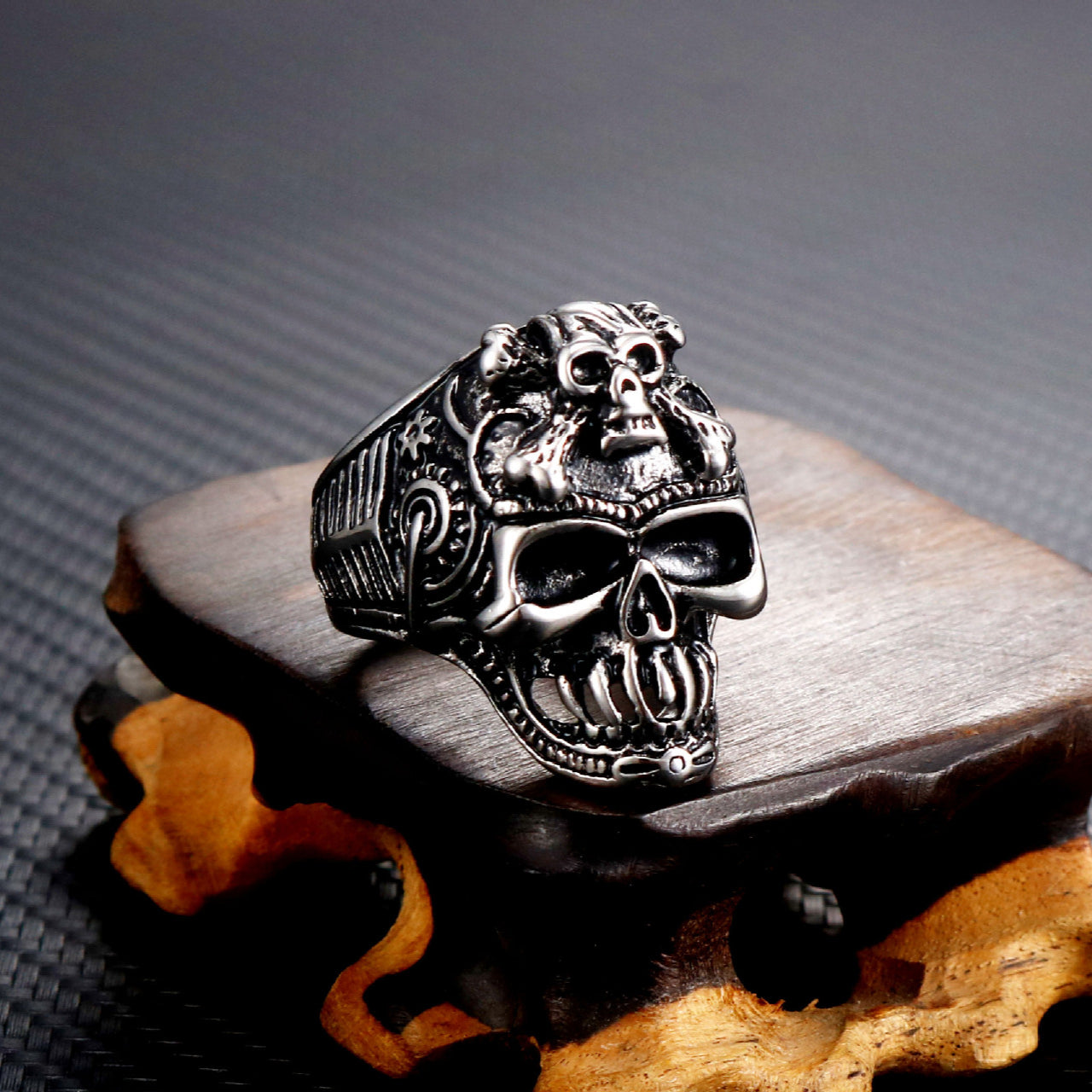 Skull-Inspired Titanium Steel Ring for Men - Retro Personalized Jewelry