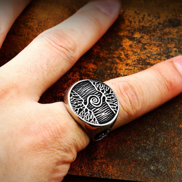 Retro Tree of Life Men's Titanium Steel Ring - Stylish European and American Handcrafted Jewelry