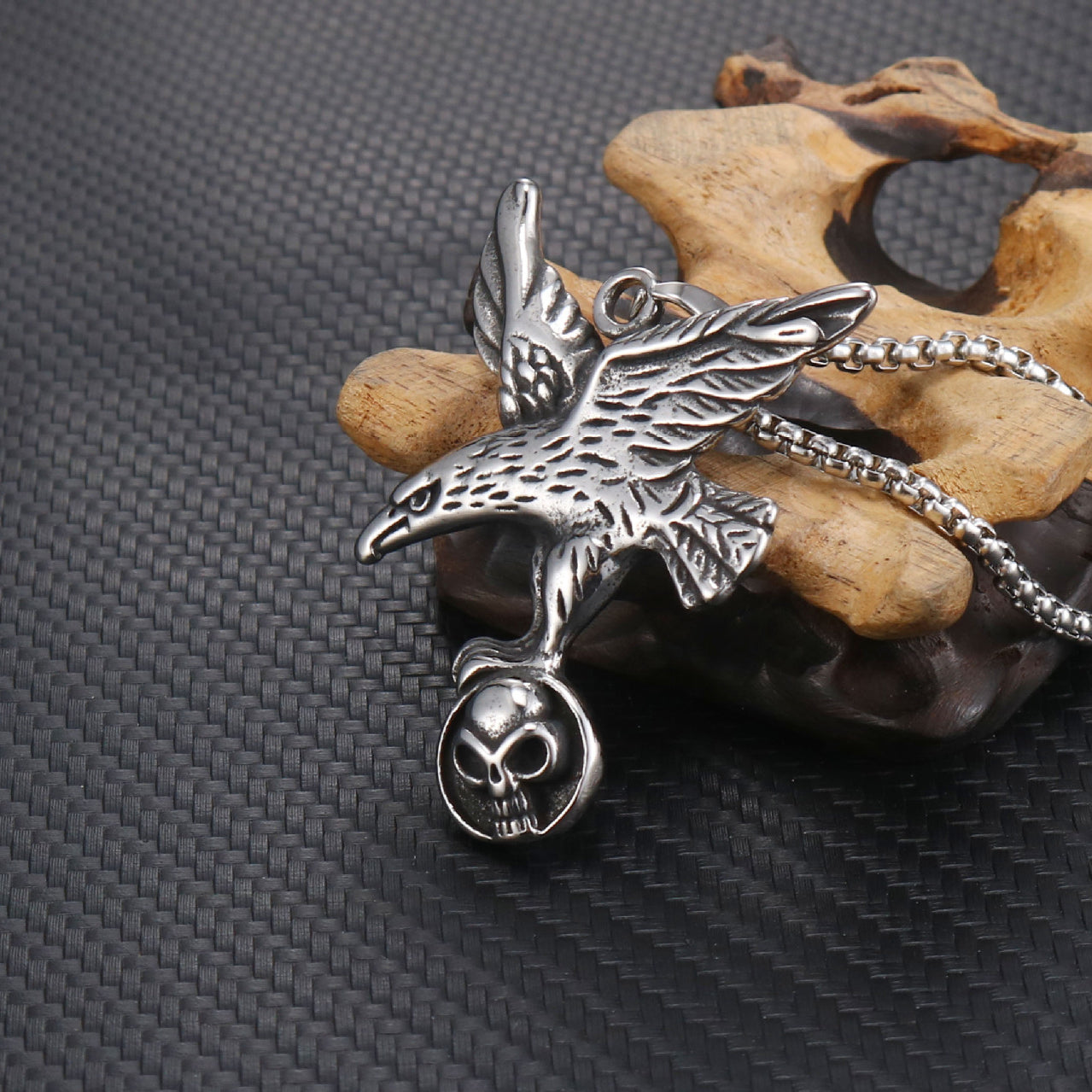 Men's Retro Stainless Steel Eagle and Skull Pendant Jewelry - European and American Fashion