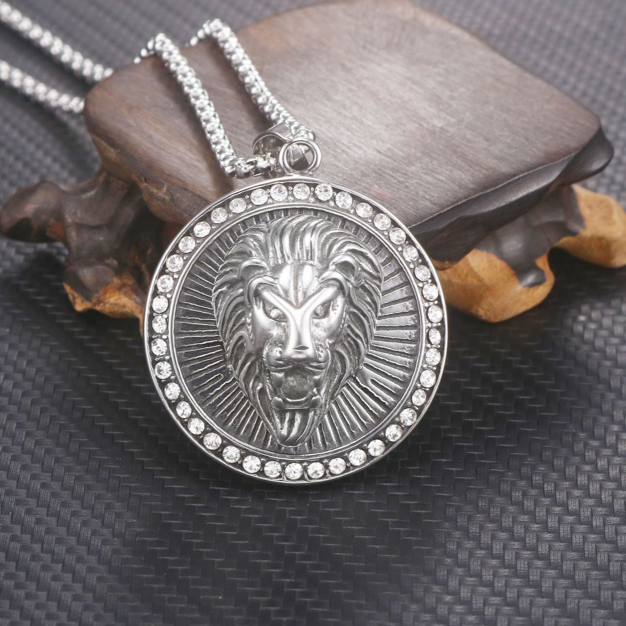 Titanium Steel Retro Lion Head Pendant for Men - European and American Style Jewelry