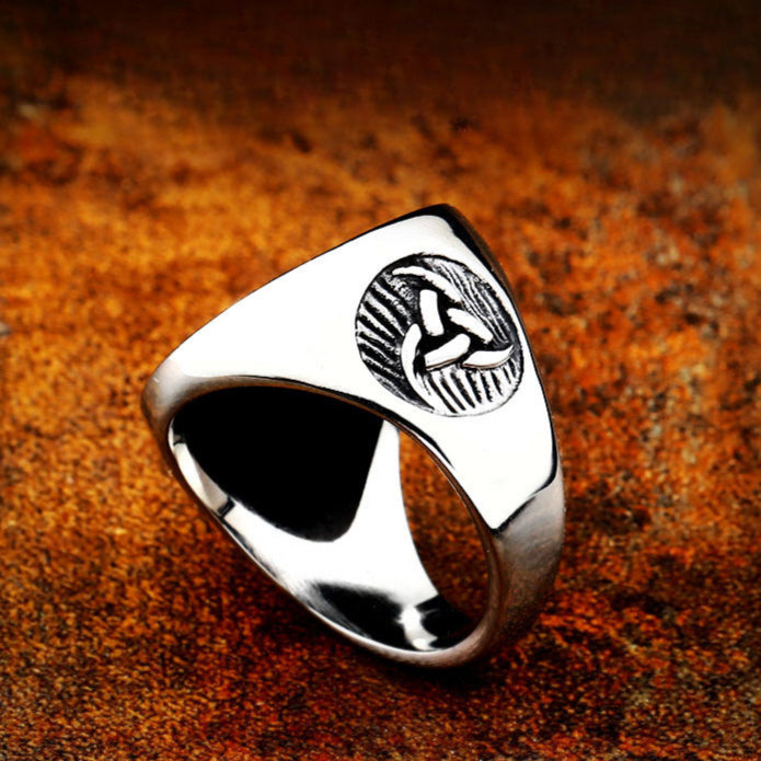 Retro Tree of Life Men's Titanium Steel Ring - Stylish European and American Handcrafted Jewelry