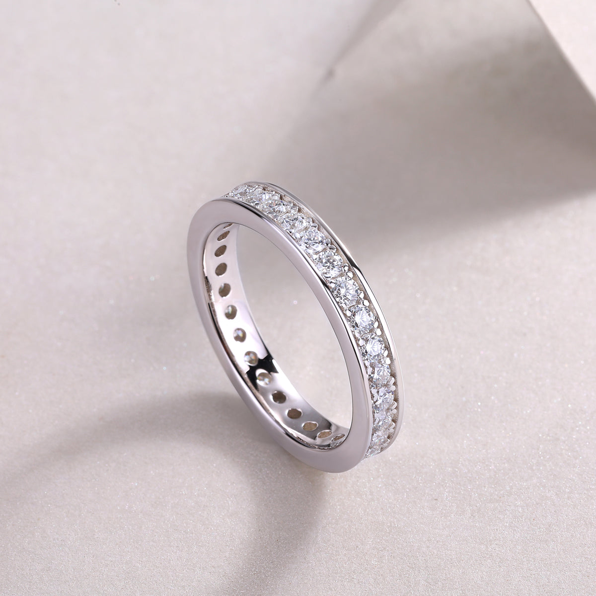 0.9 Carat Round Moissanite Eternity Ring in S925 Silver with Platinum Plating