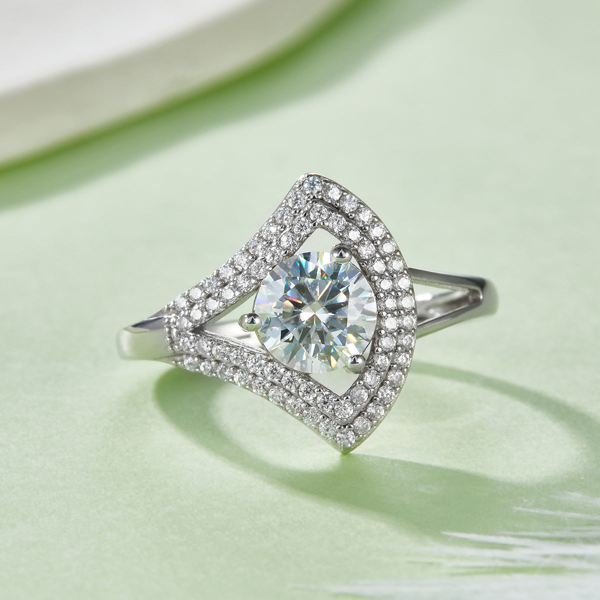 1.0 Carat Moissanite Fan-Shaped Ring in S925 Silver with Platinum Plating