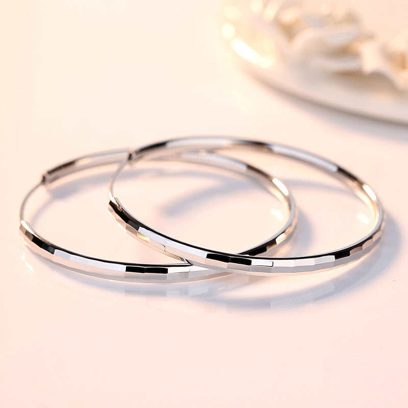 Fashion silver hoop earrings for women