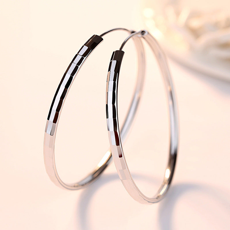 Fashion silver hoop earrings for women