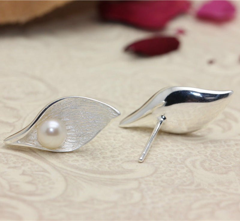 Leaf Tray Pearl Silver Studs Earrings for Women