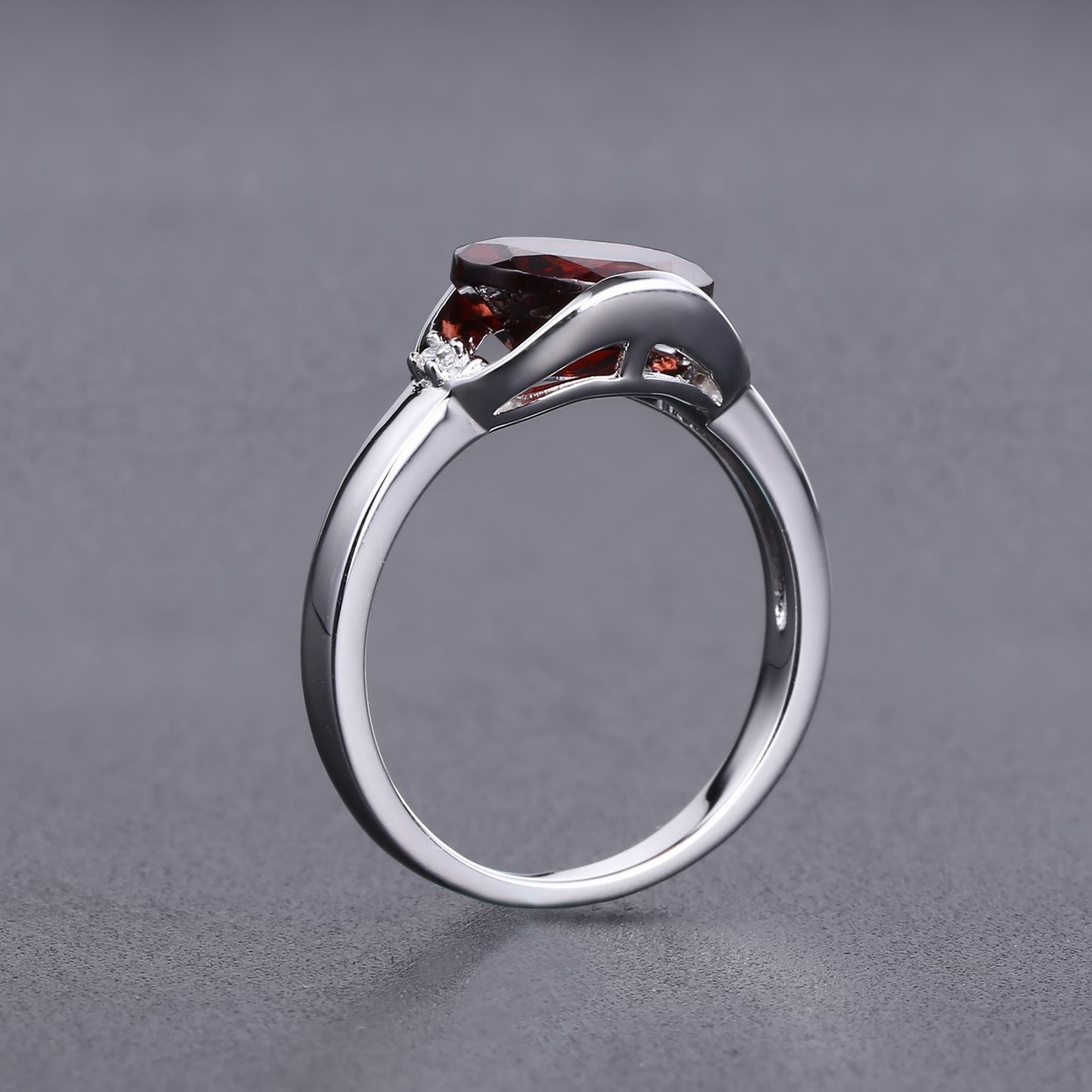 Natural Garnet Oval Shape Silver Ring for Women