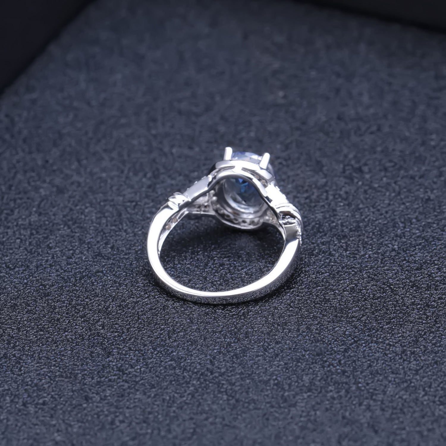 European Crystal Luxurious Oval Soleste Halo Silver Ring for Women