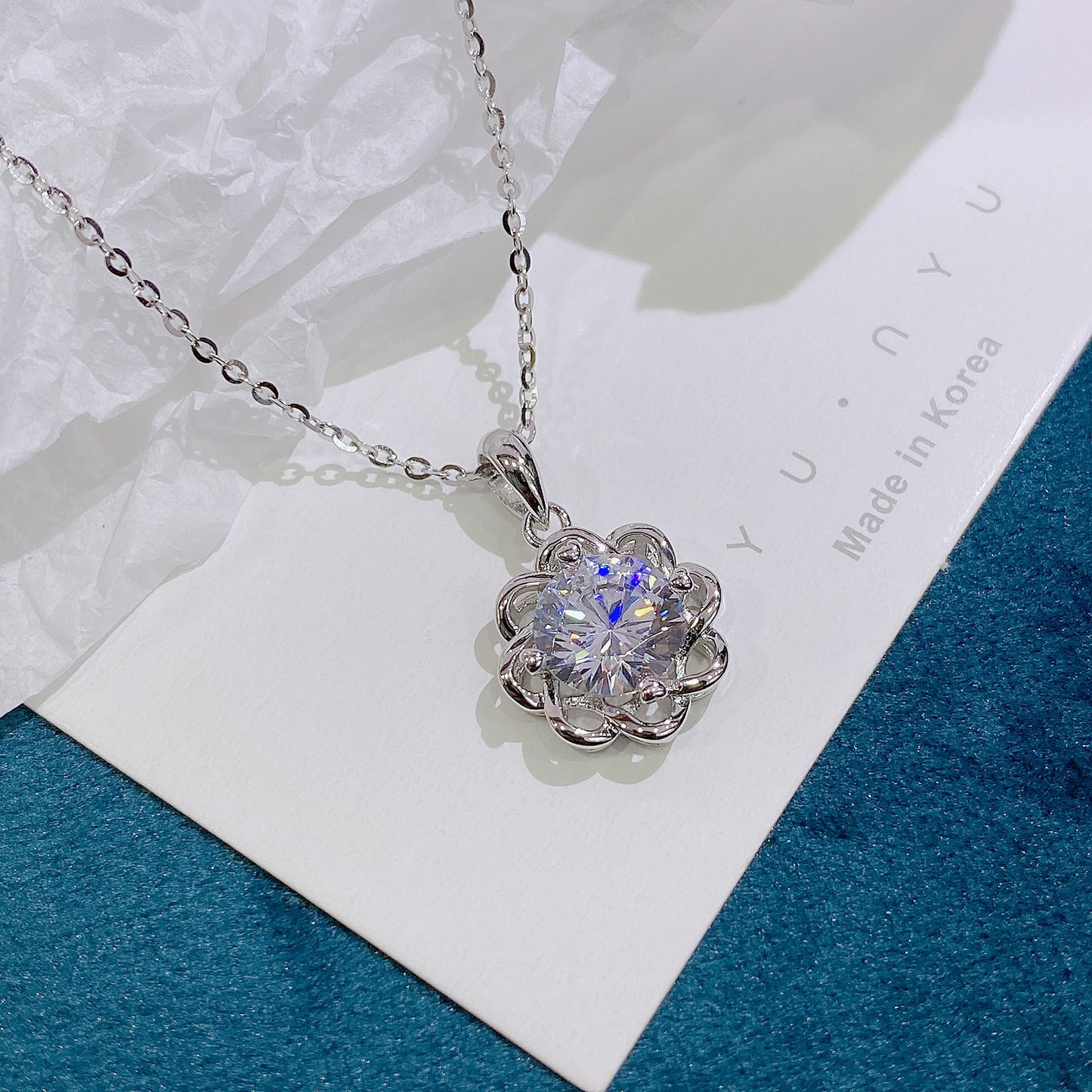 Round Zircon Hollow Petal Pendant Silver Necklace for Women